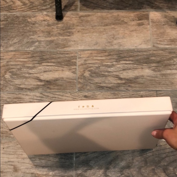 House of CB LARGE FLAT GIFT BOX 10x16x2 - Picture 2 of 4